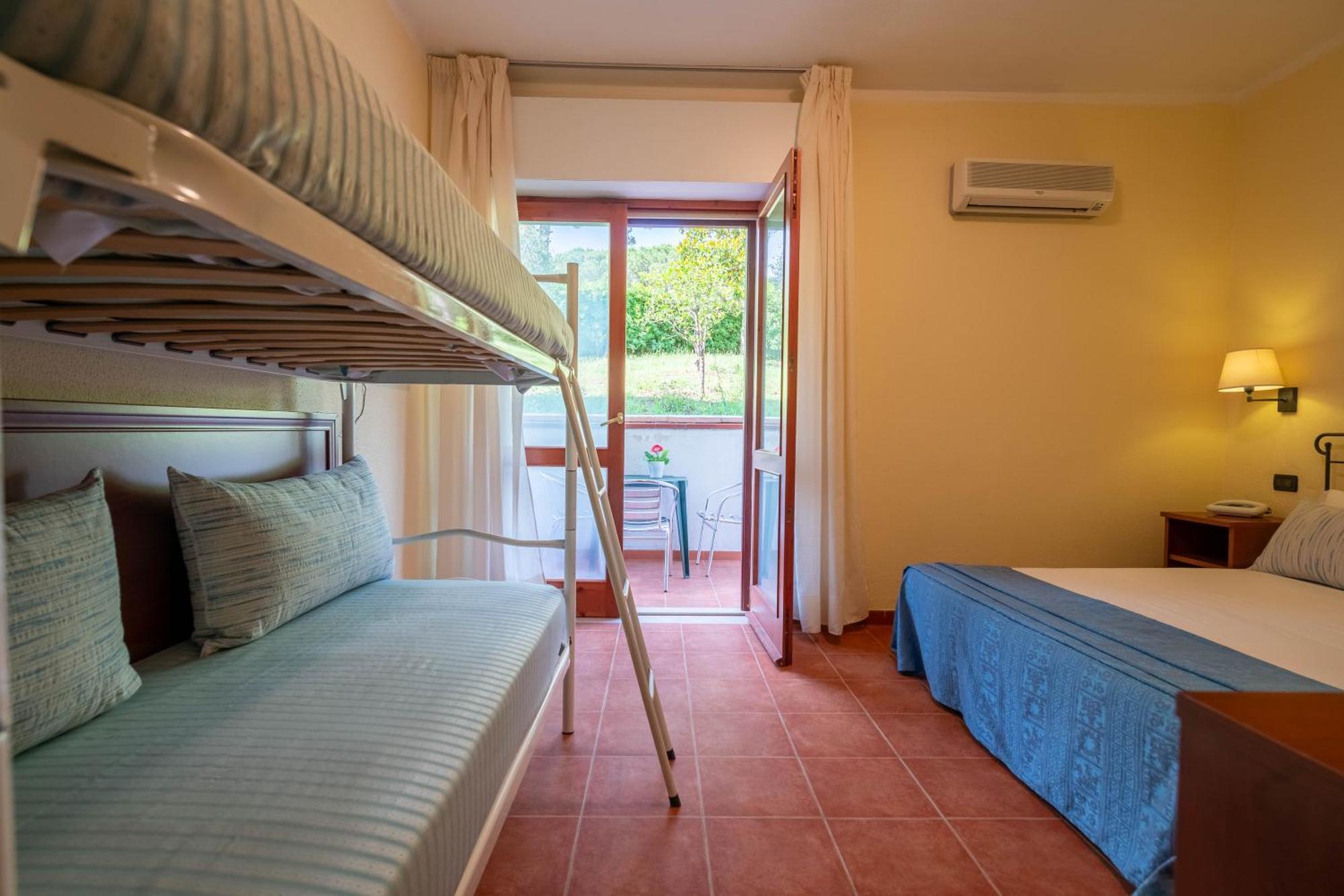 Mira Hotel